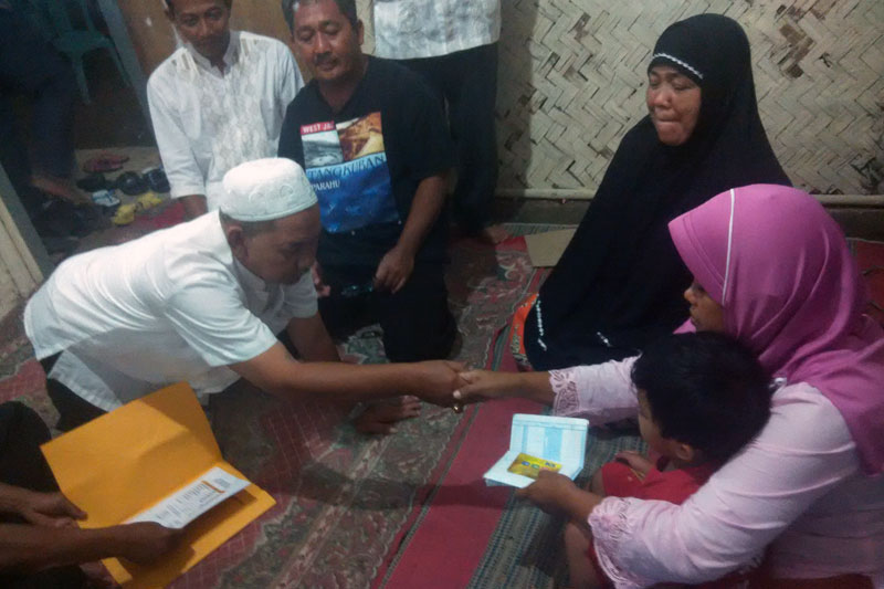 Panitia Penggalangan Dana Pengobatan Laela Serahkan Sisa Donasi Masyarakat 01