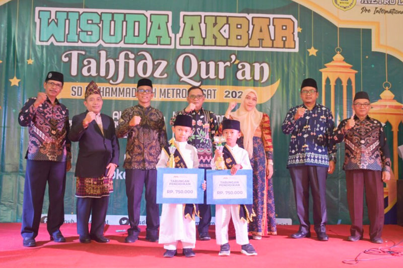 Qomaru Zaman Hadiri Wisuda Tahfidz Siswa-siswi SD Muhammadiyah Metro 02