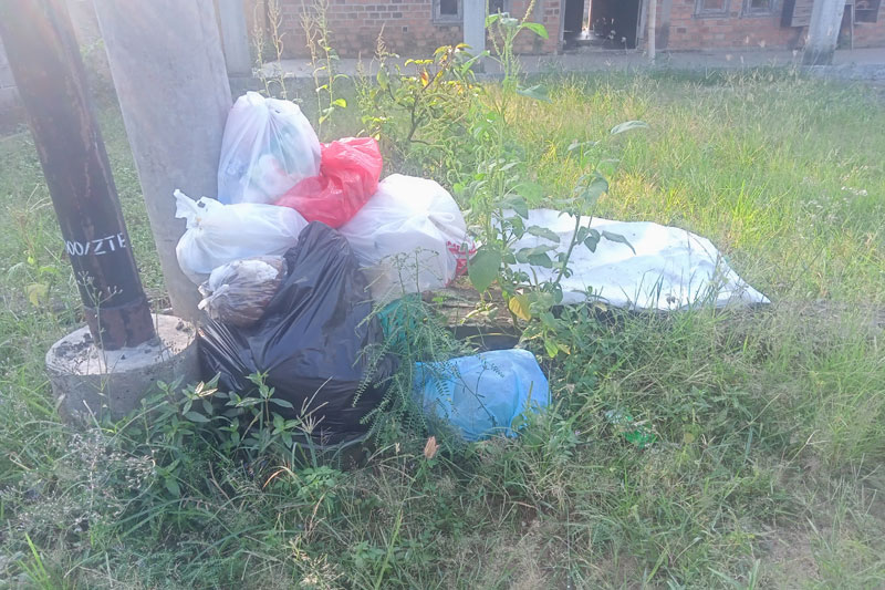 Warga Metro Sewot, Sudah Tiga Minggu, Tumpukan Sampah Rumah Tangga Tak Juga di Angkut Petugas 02