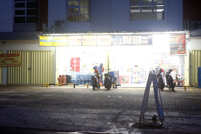 Beberapa Minimarket Di Kota Metro Sudah Beroperasi, Walau Belum Kantongi Izin Resmi. Beberapa Minimarket Di Kota Metro Sudah Beroperasi, Walau Belum Kantongi Izin Resmi.