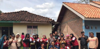 Mahasiswa KKN Unila Bersama Karang Taruna Tiuh Balak Laksanakan Pengecatan Gardu Ronda di Beberapa Dusun