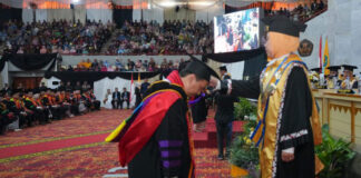 Unila Wisuda 993 Lulusan, Rektor : Tanggung Jawab Sosial Kini di Pundak Anda