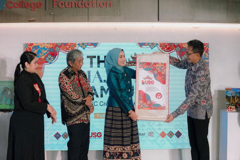 Dekranasda Lampung Dorong Budaya dan Wastra Lampung Bernilai Ekonomi melalui Mahasiswa UIC Dekranasda Lampung Dorong Budaya dan Wastra Lampung Bernilai Ekonomi melalui Mahasiswa UIC