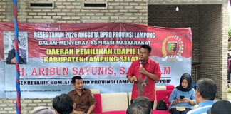 Aribun Sayunis Serap Aspirasi Warga Marga Catur, Soroti Jalan dan Tiang PLN Tak Berlistrik