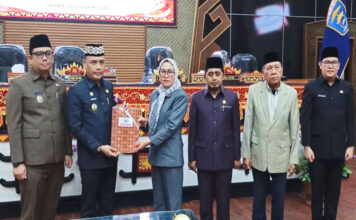 Pemkot dan DPRD Metro Sepakati KUA-PPAS APBD 2027 Pemkot dan DPRD Metro Sepakati KUA-PPAS APBD 2027 01